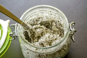 homemade-foot-scrubs-exfoliation