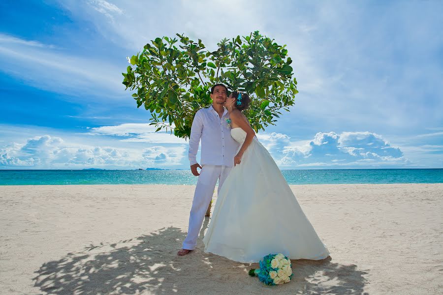 Wedding photographer Dmitriy Zolotarev (fotozolotaryov). Photo of 4 October 2014