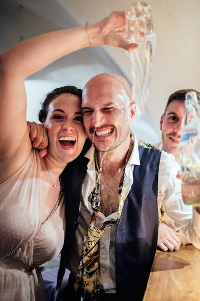 Fotógrafo de casamento Roberto Frignani (gli-imbucati). Foto de 27 de março 2023