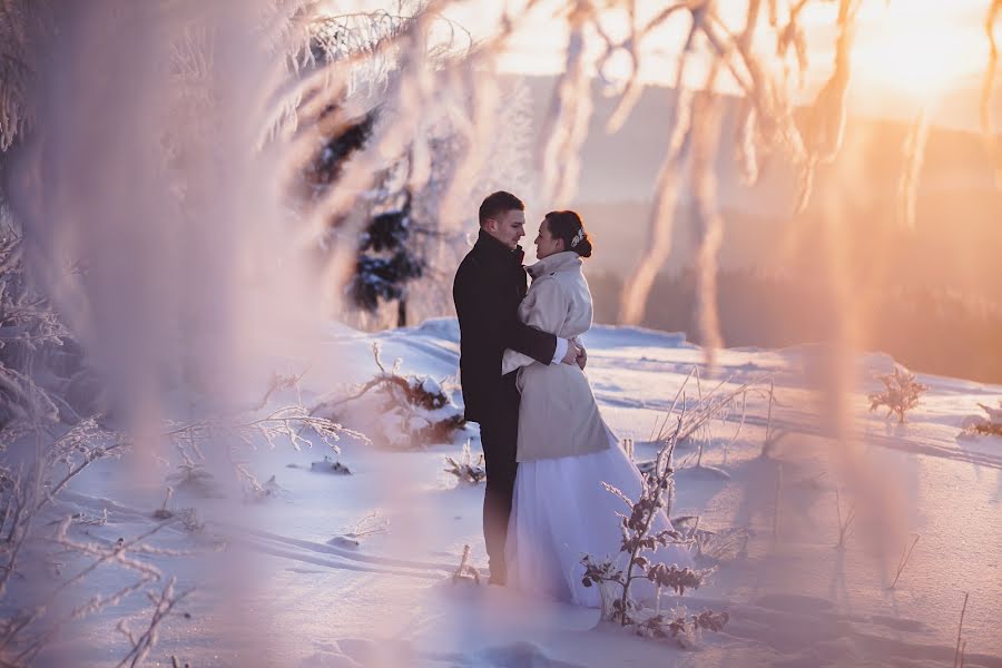 Fotografo di matrimoni Paweł Mucha (zakatekwspomnien). Foto del 10 gennaio 2017