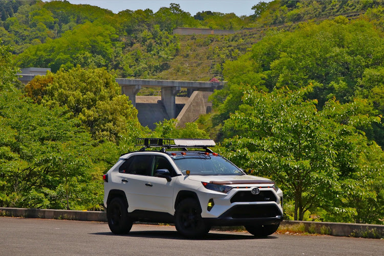 RAV4の新緑コラボ・こどもの日・ダムとコラボ・田んぼリフレクション・カメラ女児に関するカスタム事例の投稿画像4枚目