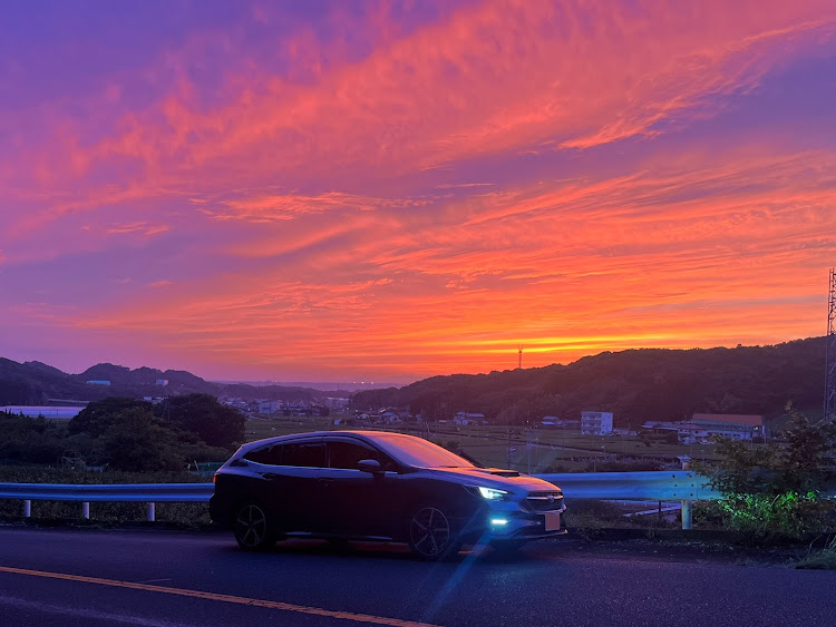レヴォーグの夕暮れ時に関するカスタム事例の投稿画像1枚目