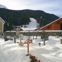 Piccolo cimitero di montagna... di 