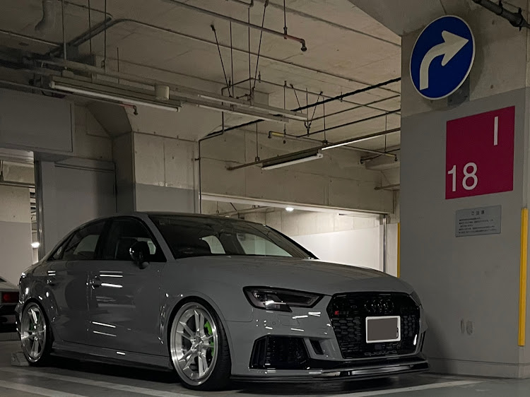 RS3 セダンのneutrale wheels・ホイール交換・makeover・3pc・RC5に関するカスタム事例の投稿画像1枚目
