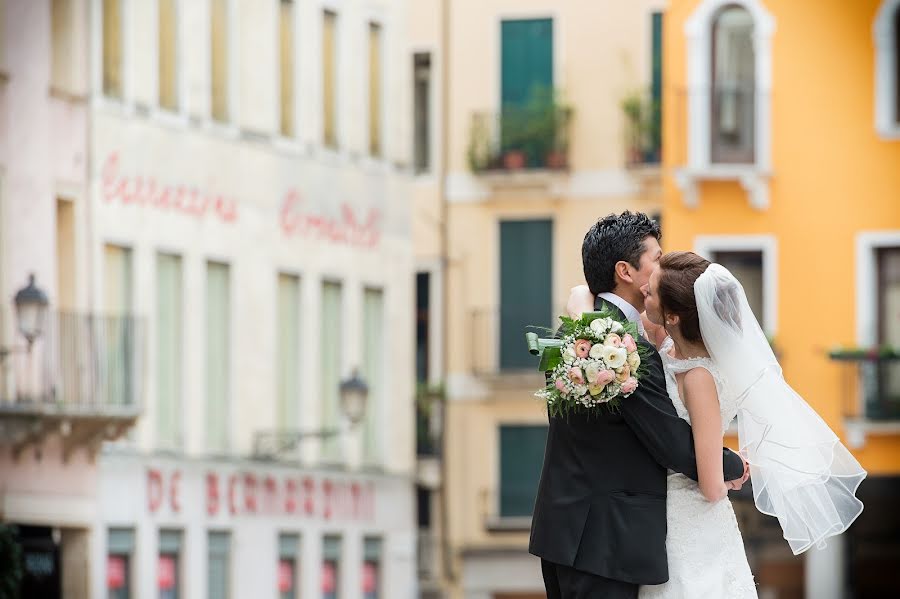 Fotograf ślubny Marco Lorenzi (lorenzi). Zdjęcie z 28 kwietnia 2015