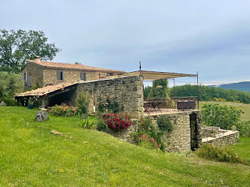 maison à Viens (84)