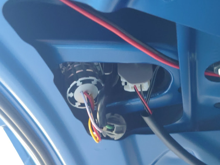 シエンタのシエンタ乗りと繋がりたい・フロントガラスリペア・バックランプ交換・fcl.・fclカラーチェンジLEDバックランプに関するカスタム事例の投稿画像5枚目