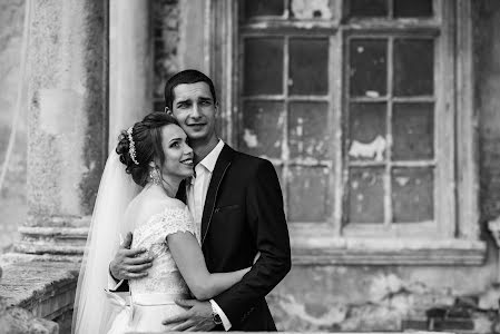 Nhiếp ảnh gia ảnh cưới Nazar Petryshak (petryshakn). Ảnh của 10 tháng 8 2017