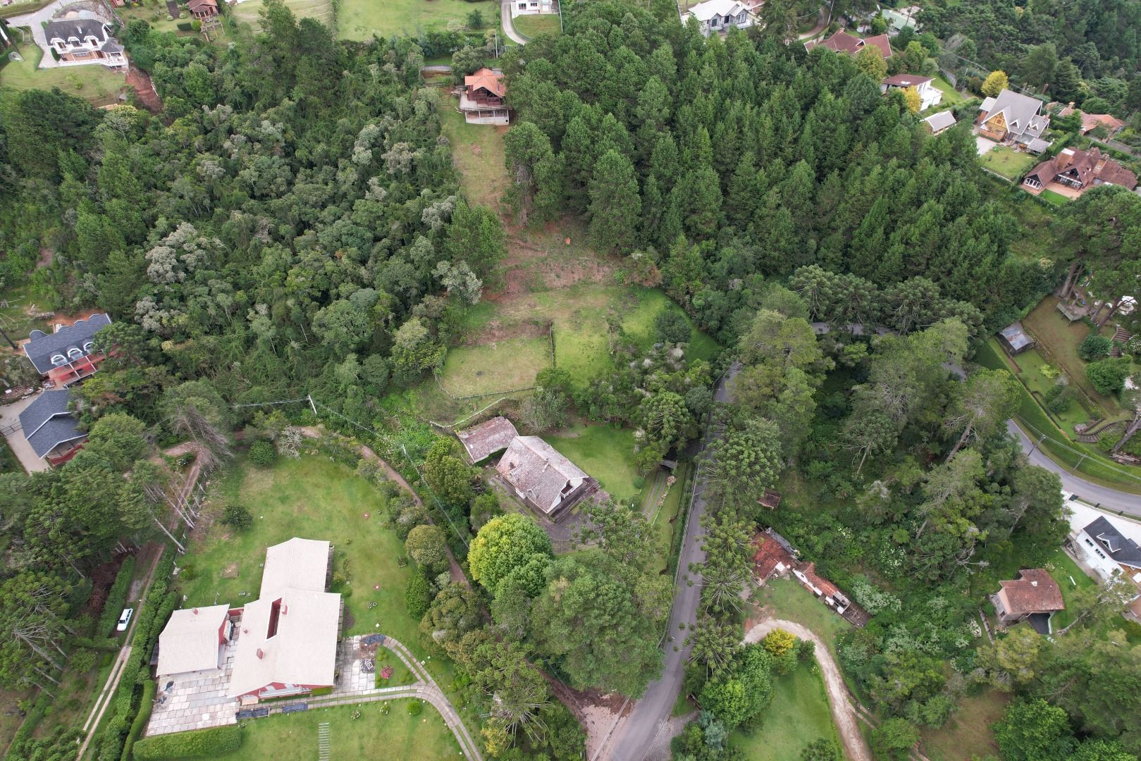 Terrenos à venda Alataia