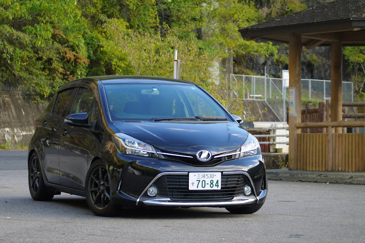 ヴィッツの秋空と愛車・コメント喜びます・紅葉・ドライブに関するカスタム事例の投稿画像1枚目