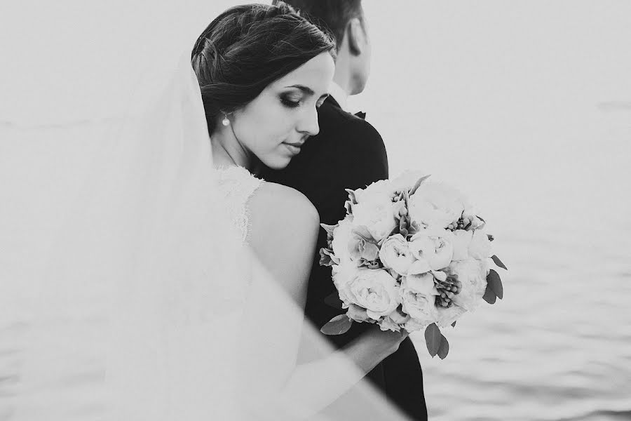 Wedding photographer Aleksandra Butova (tamerlana). Photo of 1 September 2014