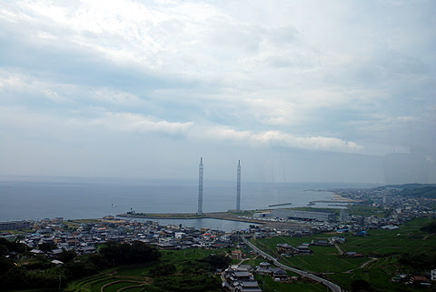 名鉄バス「さぬきエクスプレス名古屋号」　車窓　明石海峡大橋を渡った後の淡路島