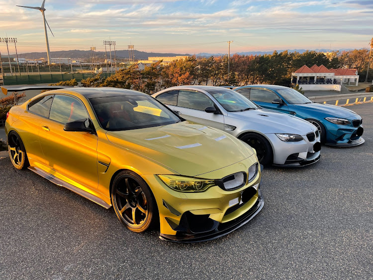 M4 クーペの夕焼け撮影・エキゾースト・Mに関するカスタム事例の投稿画像5枚目