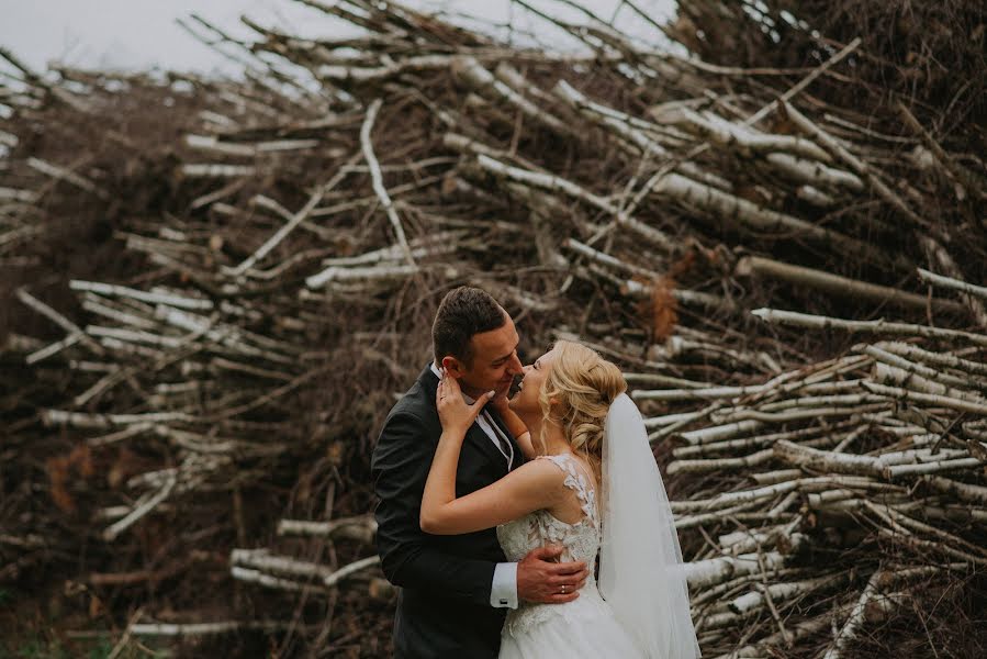 Fotógrafo de casamento Krystian Lewicki (krystianlewicki). Foto de 30 de março 2020