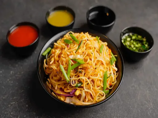 Egg Hakka Noodles