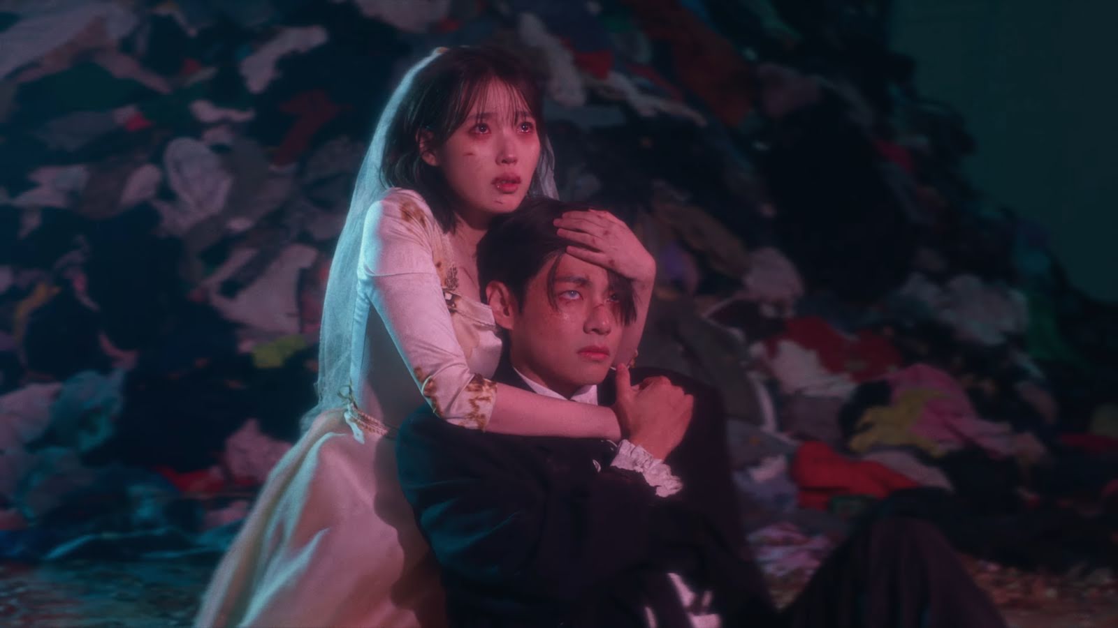 IU 'Love wins all' MV 4-15 screenshot