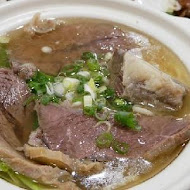 清真中國牛肉麵館(信義A8店)