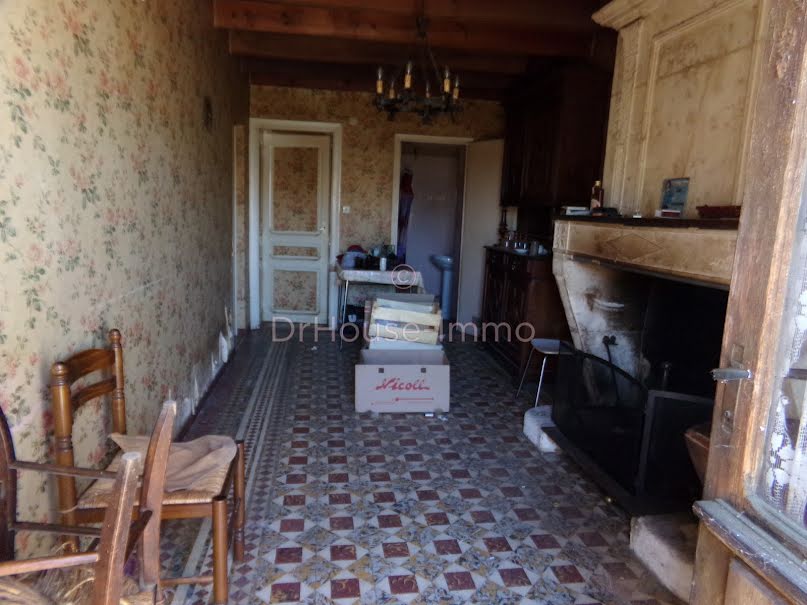 Vente maison 5 pièces 95 m² à Saint-Ciers-sur-Gironde (33820), 97 000 €