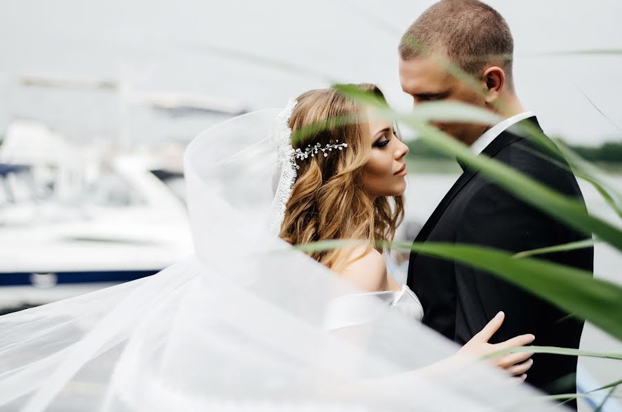 Fotógrafo de casamento Ivan Gusev (gusphotoshot). Foto de 11 de janeiro 2017