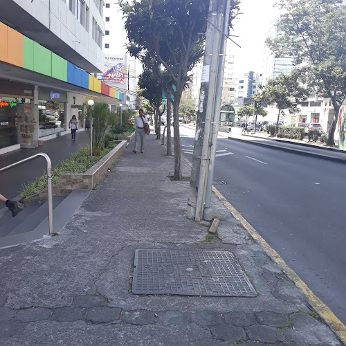 Av. 6 de Diciembre y La Niña - C.C. Multicentro - Piso 1 - Local 211, Quito 170522, Ecuador