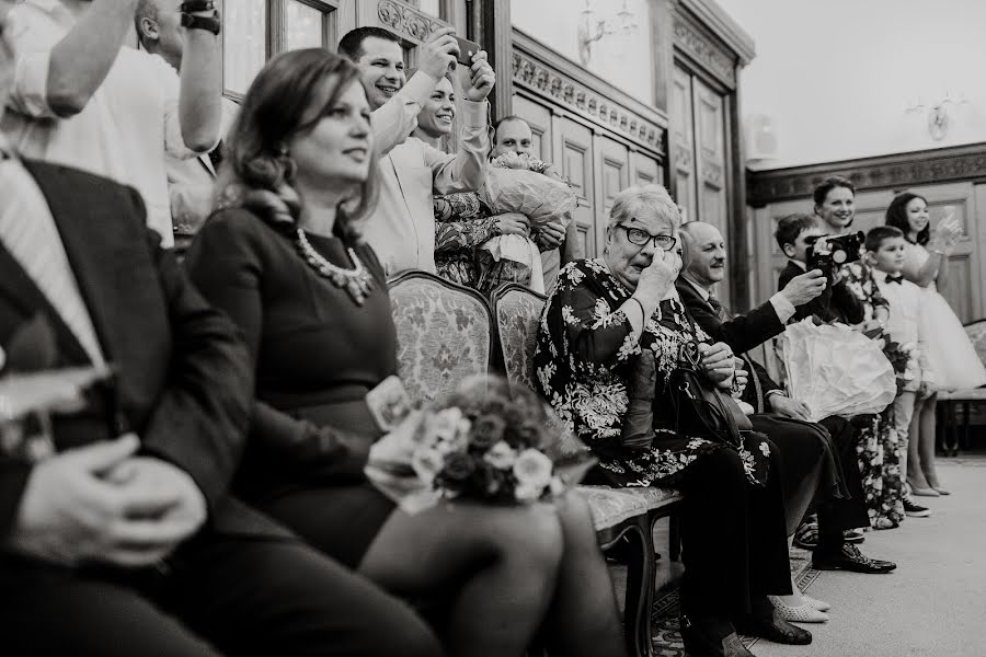 Fotógrafo de casamento Alisa Leshkova (photorose). Foto de 24 de abril 2017