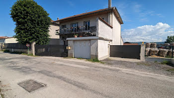 maison à Saint-Etienne-de-Saint-Geoirs (38)