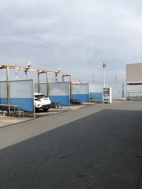 C-HRの洗車・ポッ〜ン・カーボンローラー・トタンが飛んでるに関するカスタム事例の投稿画像1枚目