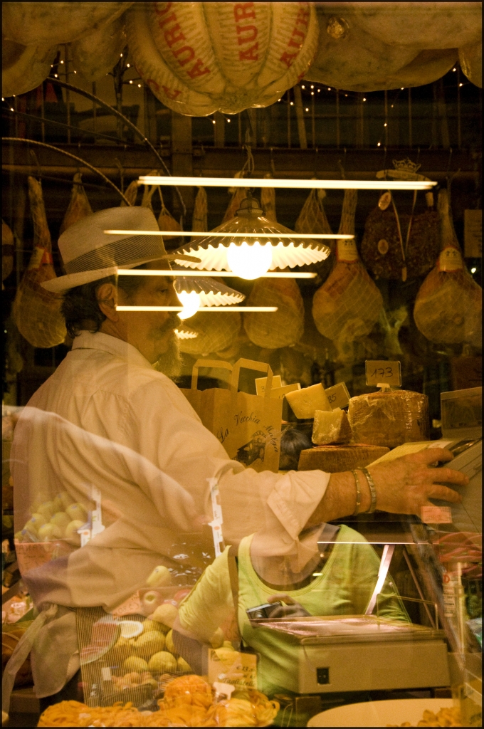 Venditore di Prosciutti di lcanest