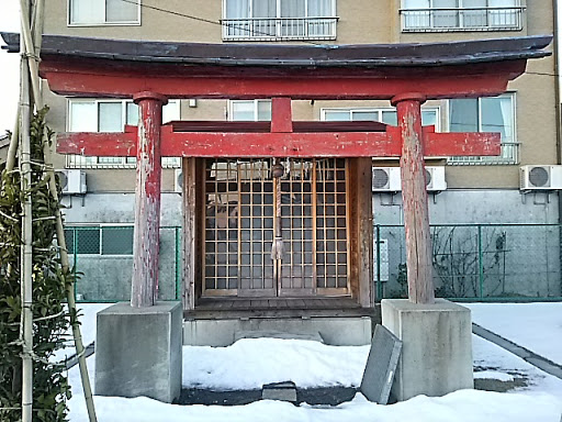 名もなき祠