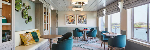 acl_melody_highnotelounge.jpg - The High Note Lounge on the river cruise ship American Melody. 