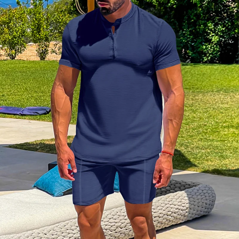 Completo due pezzi Henley sportivo casual da uomo in tinta unita, per un comfort e uno stile impeccabili in ogni occasione.