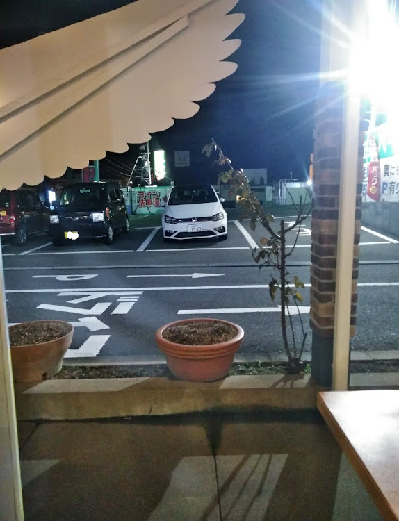 ポロの右に傾いてる・傾き具合・ストラットタワーバー欲しいに関するカスタム事例の投稿画像2枚目