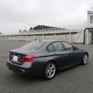 3シリーズ セダン 320d