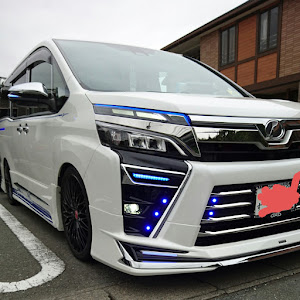 ヴォクシー ZRR80W