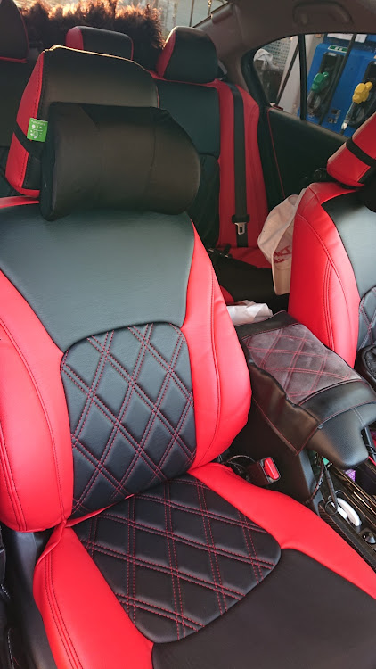 アコードの愛車カスタムエピソード・洗車・熱中症・赤黒仕様・そろそろオフ会したいに関するカスタム事例の投稿画像3枚目