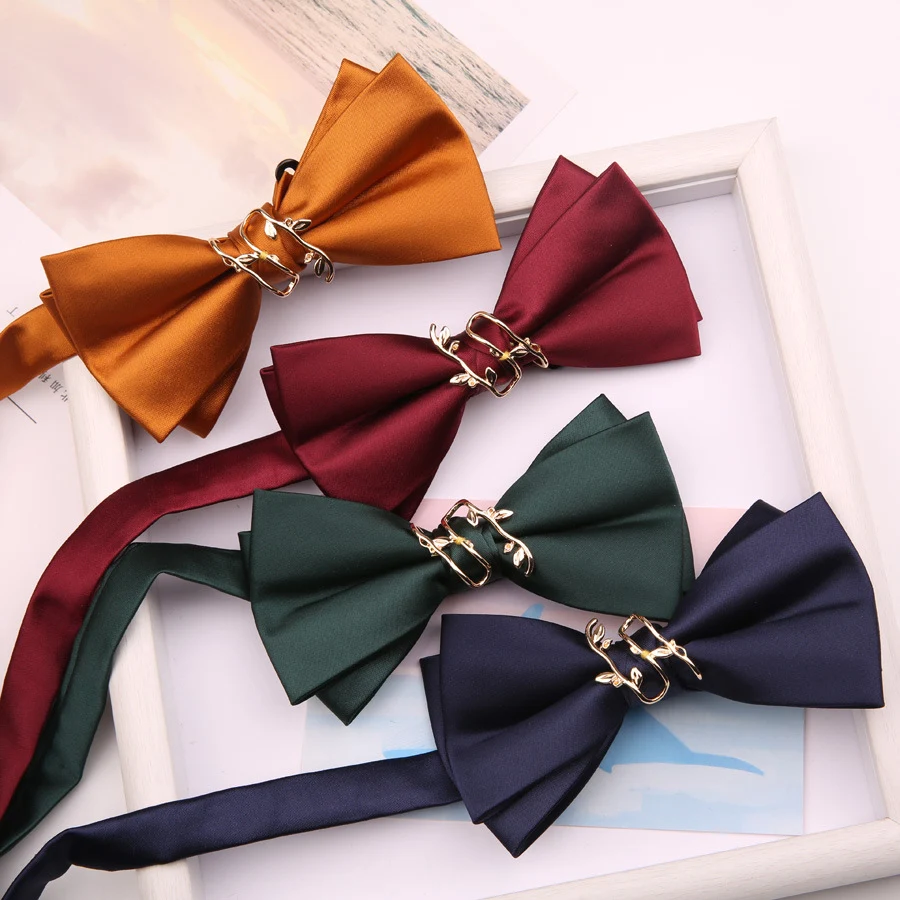Trouwpak voor heren, effen kleur, Best Man met takje-strik. Stijlvol en elegant trouwpak voor de bruidegom en de getuigen.
