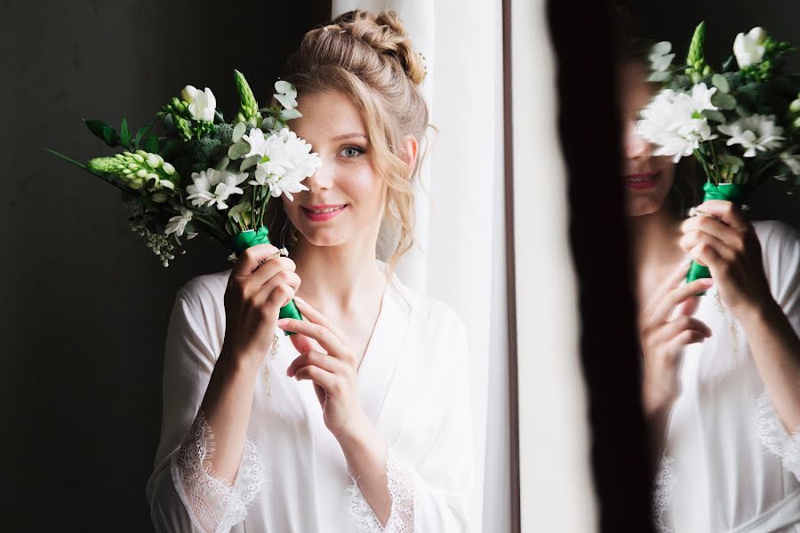 Fotógrafo de bodas Oksana Peshkova (ksyuhich). Foto del 26 de junio 2021