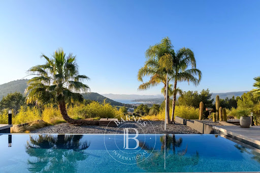 Villa avec piscine 1