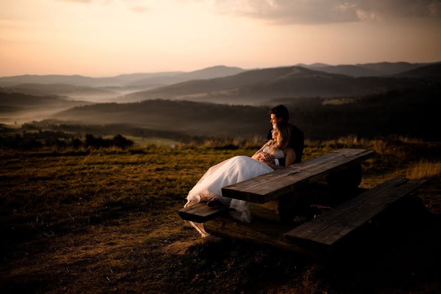 Fotografo di matrimoni Anna Zawadzka (annazawadzka). Foto del 8 gennaio 2019