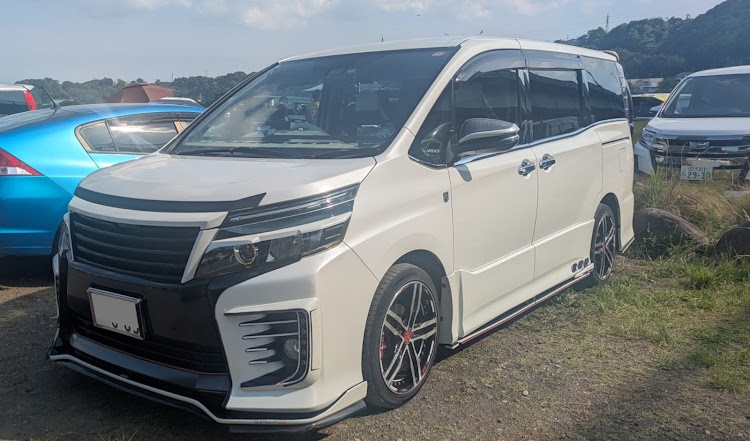 ヴォクシーのノーマル車高でも格好良いと言われたい！・i-tune FAMILY・ダウン風フェンダー、ローフォルムフェンダー、フェンダーモール、ダウンフォルム、オーバーフェンダー・i-tuneフェンダーBBQ・MT・i-tuneフェンダー感謝祭に関するカスタム事例の投稿画像9枚目