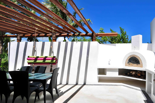 Maison contemporaine avec piscine et jardin 2