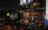 Legends Sports Bar - Chelsea Plaza Hotel photo 4