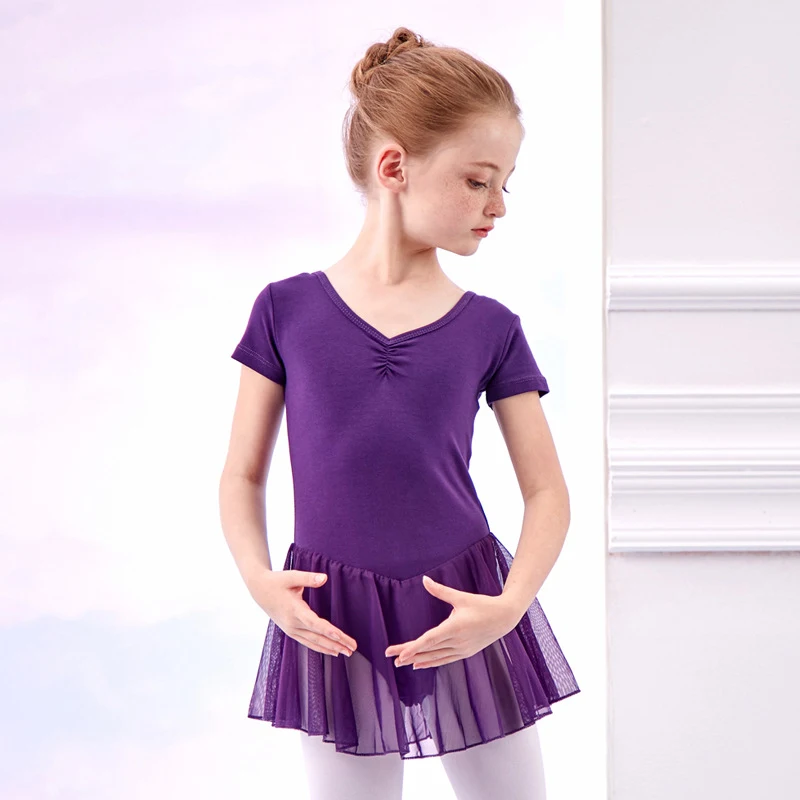 Meisjes Dans- en Oefenkleding met korte mouwen. Comfortabel, ademend en ideaal voor onbelemmerde bewegingen tijdens lessen.