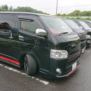 ハイエースバン TRH200V