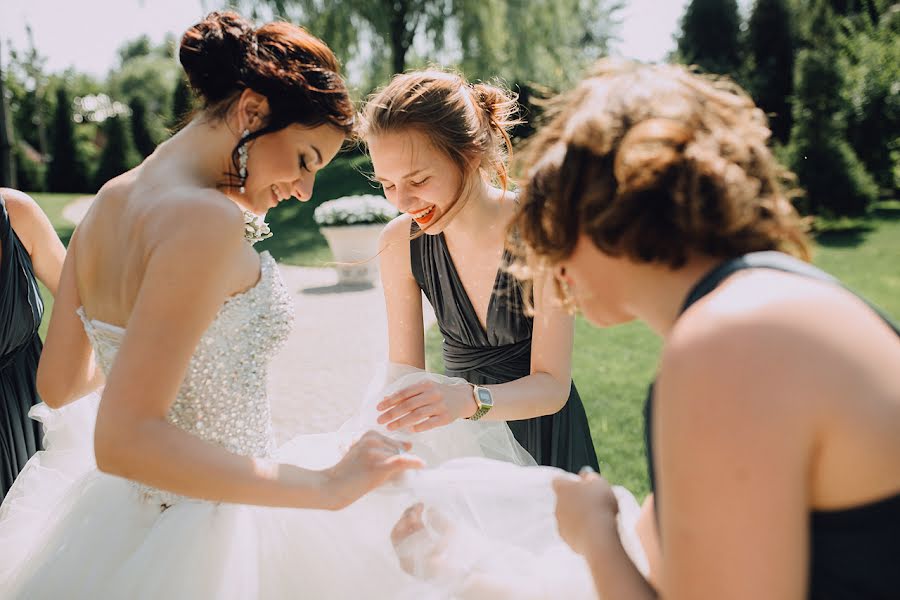 Svatební fotograf Aleksandra Butova (tamerlana). Fotografie z 10.dubna 2017