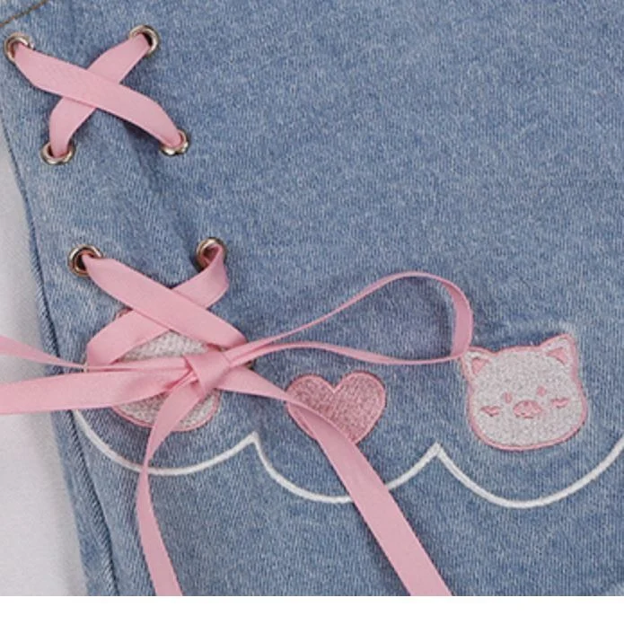 Shorts da donna alla moda con fiocco e fascia, abbinabili con tutto. Perfetti per look versatili e chic in ogni occasione.
