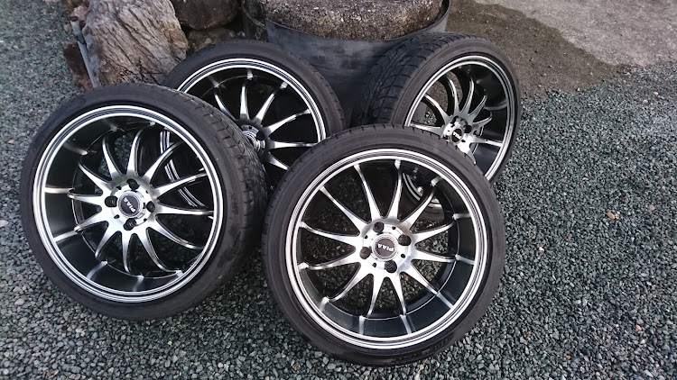 bBのホイール→純正・来週は車高調？に関するカスタム事例の投稿画像2枚目