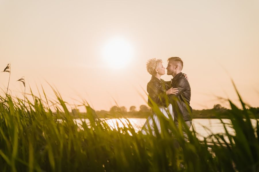 結婚式の写真家Wojciech Nieścioruk (niescioruk)。4月19日の写真