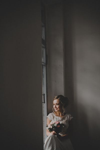 Fotógrafo de casamento Anna Mischenko (greenraychal). Foto de 25 de dezembro 2018