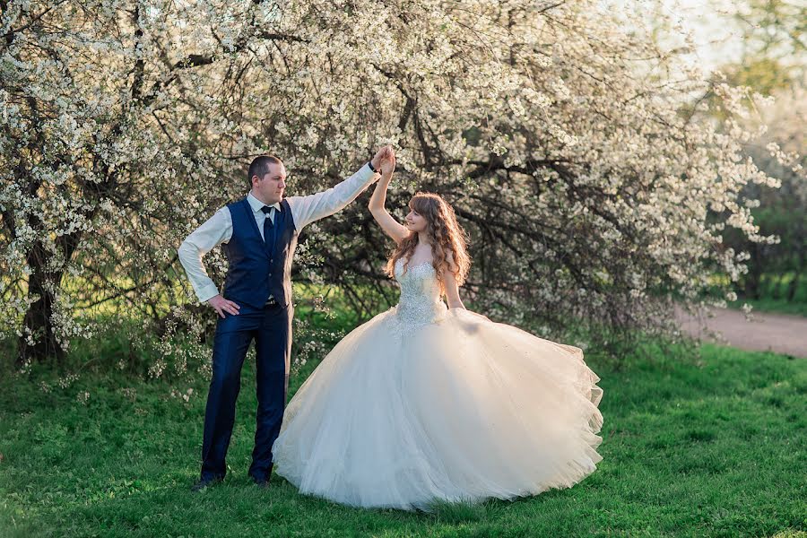 Nhiếp ảnh gia ảnh cưới Aleksandra Savenkova (fotocapriz). Ảnh của 22 tháng 9 2016
